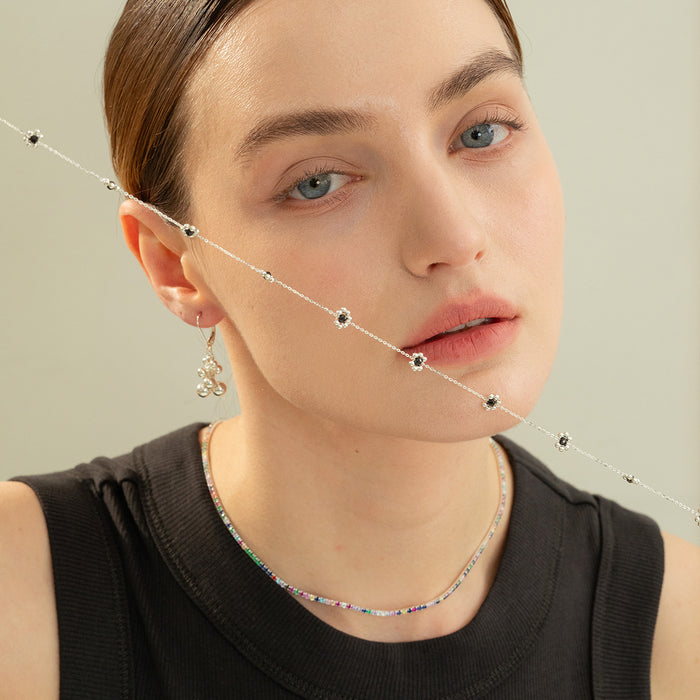 Dari Flower Necklace