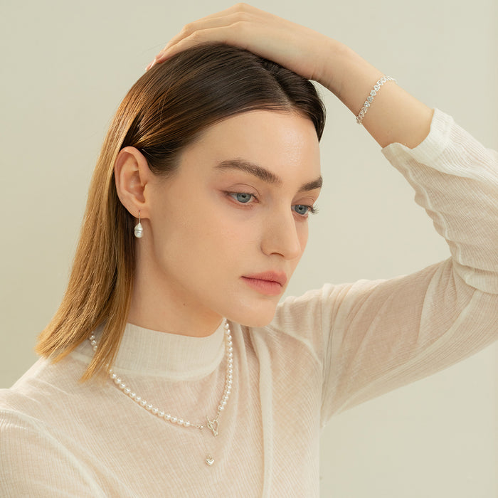 Amélie Pearl Heart Dangle Necklace