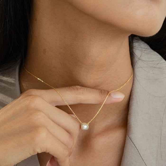 Eleanor Pearl Necklace