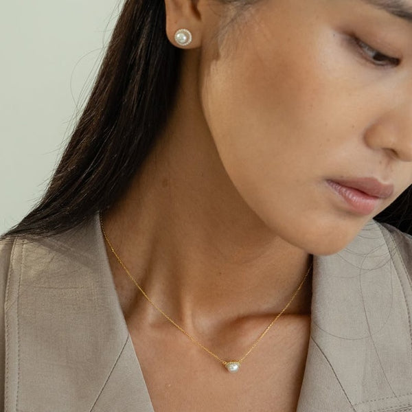 Eleanor Pearl Necklace alternate view