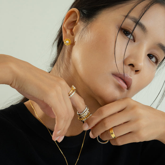 Flora Pearl Stud Earrings