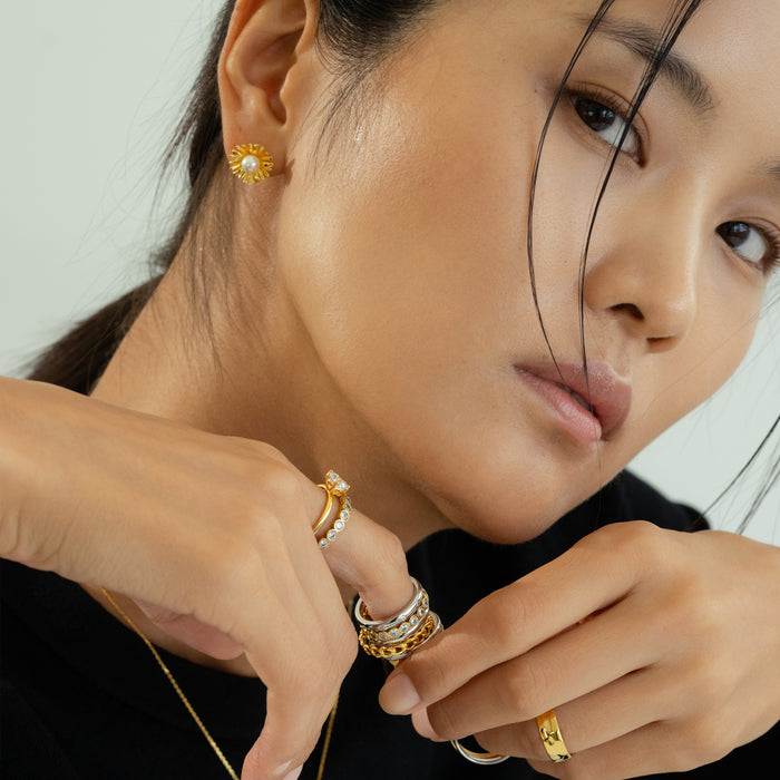 Flora Pearl Stud Earrings