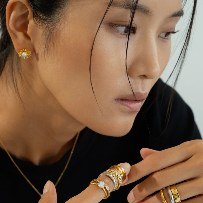 Flora Pearl Stud Earrings