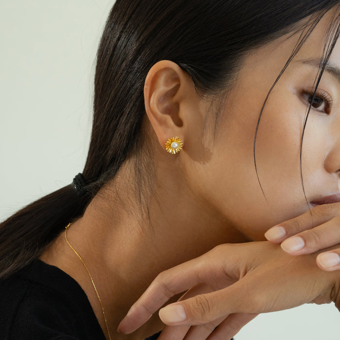 Flora Pearl Stud Earrings