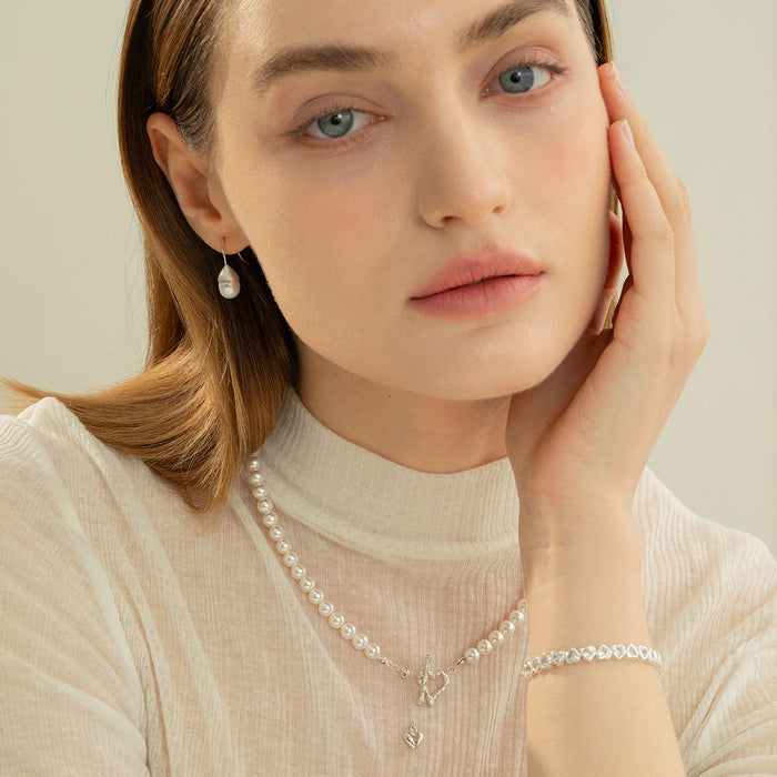 Amélie Pearl Heart Dangle Necklace